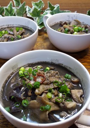 まっくろ!! きのこの真っ黒スープ-レシピのメイン写真