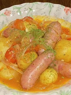 簡単・新ジャガイモとソーセージのトマト煮-レシピのメイン写真