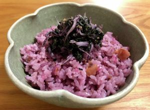 赤しその炊き込みご飯とふりかけ-レシピのメイン写真
