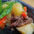 STAUBで超簡単!!ホクホク肉じゃが