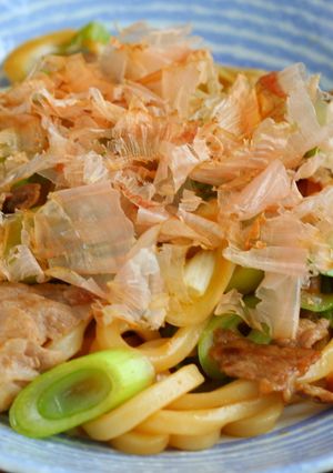 具は2つ！定番シンプル焼きうどん-レシピのメイン写真