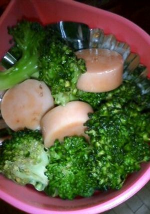 お弁当に★魚肉ソーセージとブロッコリーで-レシピのメイン写真