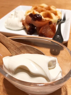 りんご酢+生クリームでホイップ酢クリーム-レシピのメイン写真