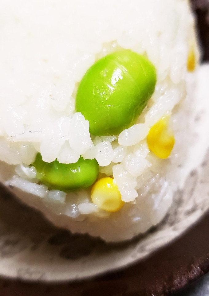 しらすと枝豆ともろこしのおにぎり-レシピのメイン写真