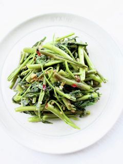 簡単に!ベトナム風【空芯菜のにんにく炒め-レシピのメイン写真