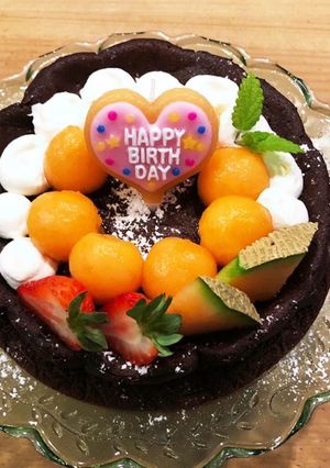 メロンで♪誕生日ケーキのデコレーション♪-レシピのメイン写真