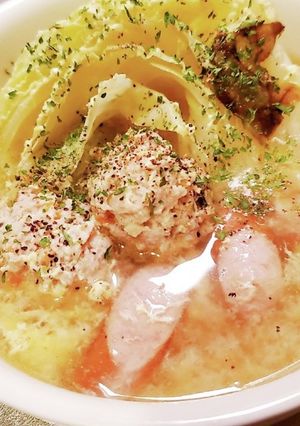 簡単ヘルティー　鶏団子inキャベツスープ-レシピのメイン写真