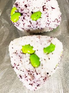 夏おにぎり♪ゆかりと枝豆-レシピのメイン写真