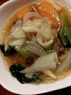 市販のワンタンで野菜たっぷりスープ-レシピのメイン写真