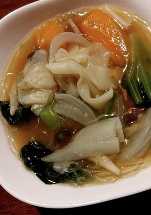 市販のワンタンで野菜たっぷりスープ-レシピのメイン写真