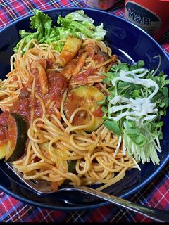 ズッキーニとしめじのトマトソースパスタ-レシピのメイン写真