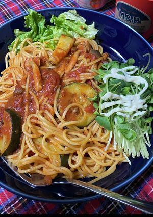 ズッキーニとしめじのトマトソースパスタ-レシピのメイン写真