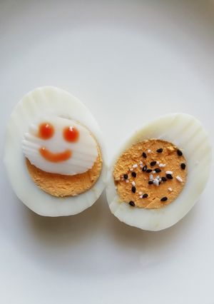 茹でたまご☆お皿の上で転がらずおすわり-レシピのメイン写真