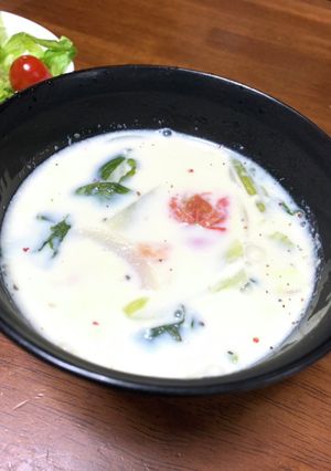 レタスの茎ばっかりスープ-レシピのメイン写真