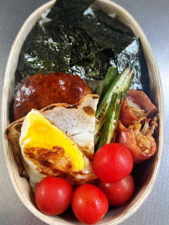 チーズハンバーグ目玉焼きのせ弁当-レシピのメイン写真