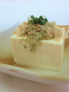 とろろ昆布のせ冷奴-レシピのメイン写真