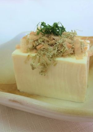 とろろ昆布のせ冷奴-レシピのメイン写真