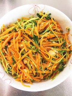もう一品に!人参と豆苗の炒め煮-レシピのメイン写真