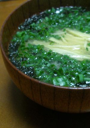 磯の香りが広がるめかぶの味噌汁-レシピのメイン写真