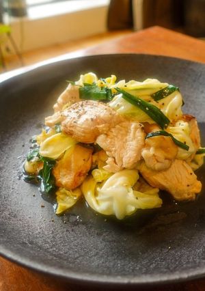【簡単10分】鶏ムネとニラの旨塩レモン焼-レシピのメイン写真