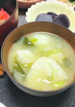 新じゃがとネギとワカメのお味噌汁-レシピのメイン写真