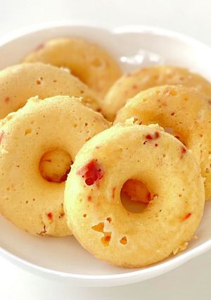 【HMで】簡単レンジでイチゴ蒸しドーナツ-レシピのメイン写真