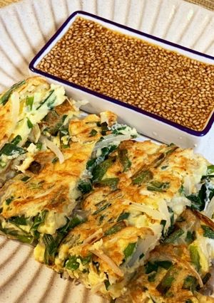 混ぜて焼くだけ！ニラともやしのちぢみ-レシピのメイン写真