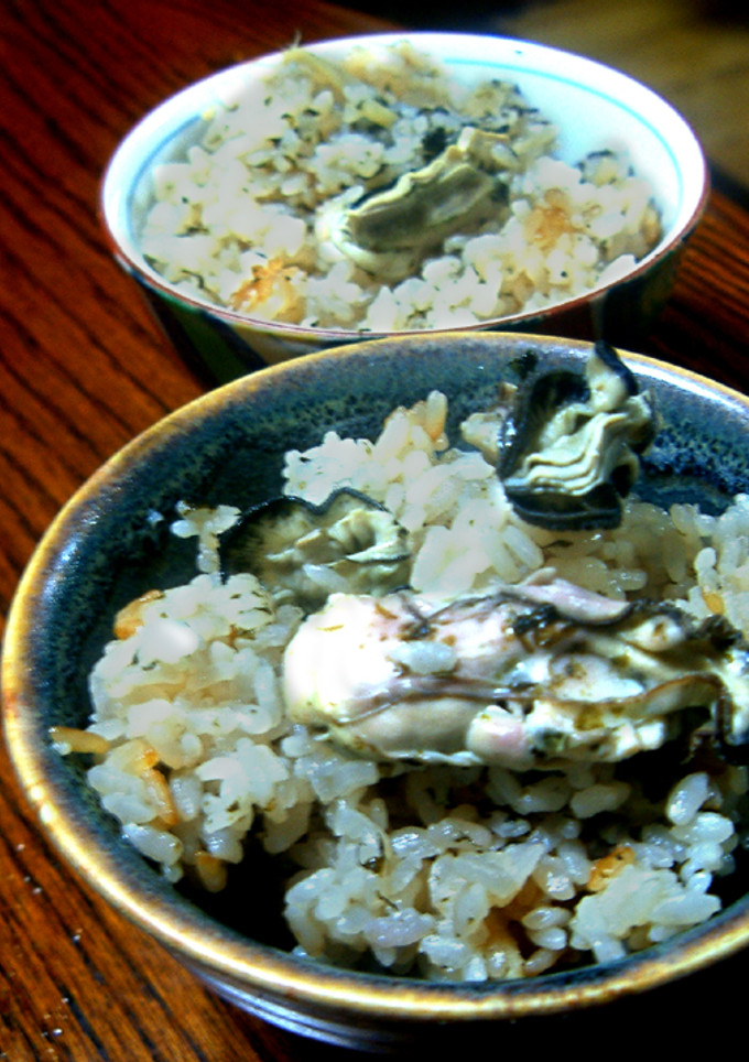 黒いっ？!　炊飯器で簡単　牡蠣ご飯-レシピのメイン写真