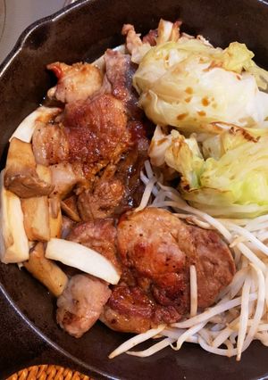 キャンプ飯 スキレットでとんてき-レシピのメイン写真