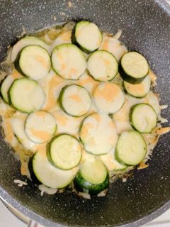フライパンだけでズッキーニのチーズ焼き-レシピのメイン写真