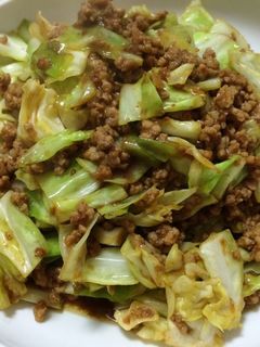 簡単おかず:キャベツと挽き肉の甘辛炒め-レシピのメイン写真