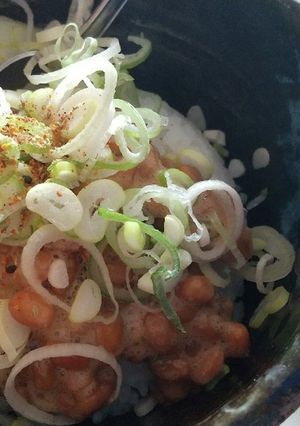 納豆ご飯(長ねぎ、七味唐辛子)-レシピのメイン写真