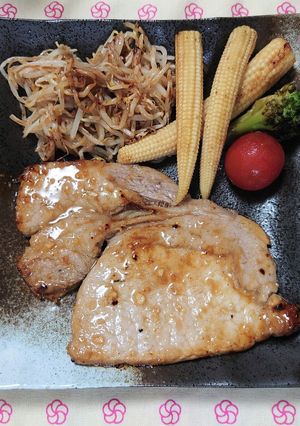 さっぱり豚テキ 塩麹レモン漬け焼き-レシピのメイン写真