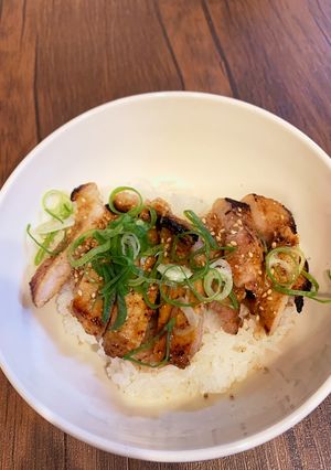 わが家は焼肉屋さんの豚ロース丼-レシピのメイン写真