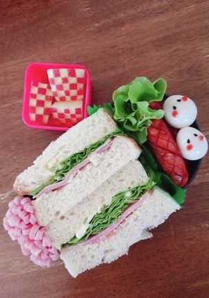 JK☆ハムとレタスのサンドイッチ弁当♪-レシピのメイン写真
