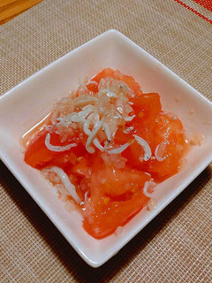 保育園給食★トマトとしらすの酢の物-レシピのメイン写真