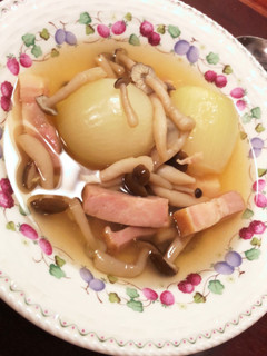 丸ごと玉ねぎのコンソメスープ-レシピのメイン写真