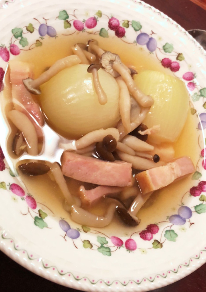 丸ごと玉ねぎのコンソメスープ-レシピのメイン写真