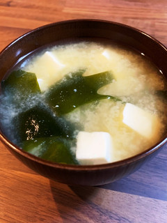 豆腐とわかめの味噌汁-レシピのメイン写真
