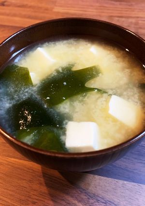 豆腐とわかめの味噌汁-レシピのメイン写真