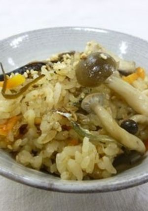 きのこと手作りつくだ煮の炊き込みごはん-レシピのメイン写真