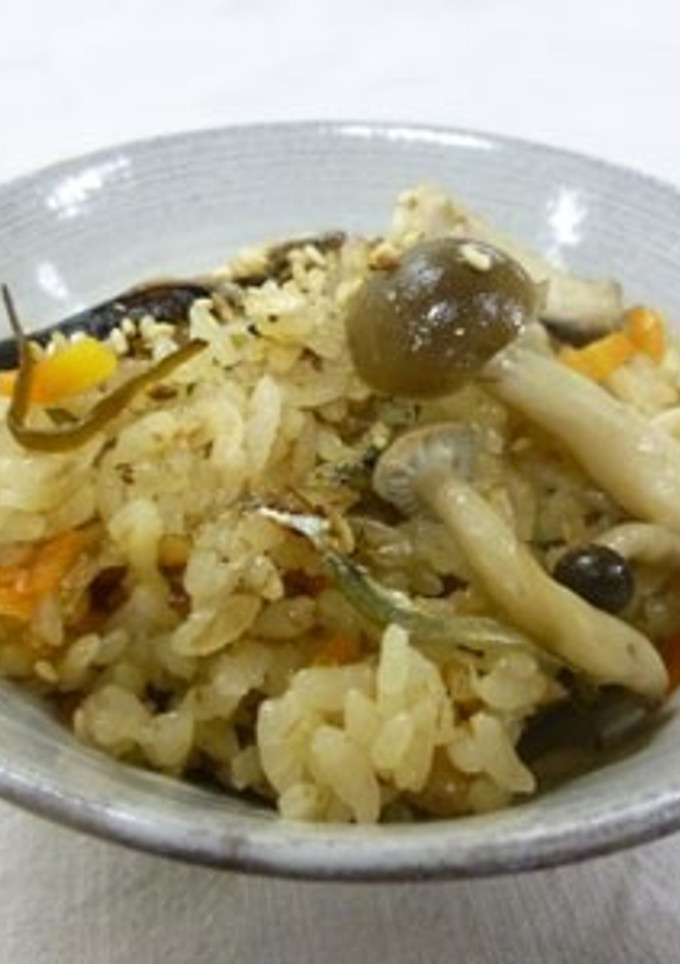きのこと手作りつくだ煮の炊き込みごはん-レシピのメイン写真
