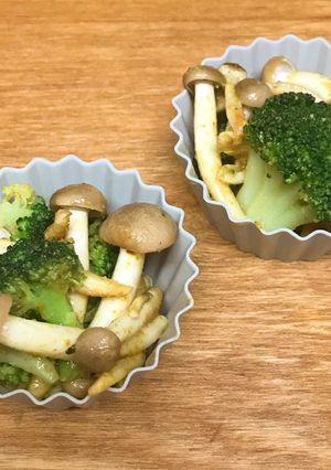 お弁当用☆しめじブロッコリーカレマヨ炒め-レシピのメイン写真