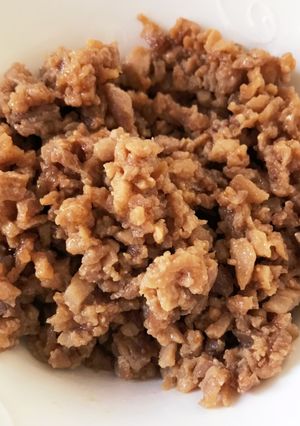 作り置きにも！鶏モモ肉１枚で甘辛そぼろ-レシピのメイン写真