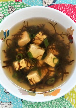 【保育園の給食】もずくと豆腐のすまし汁-レシピのメイン写真