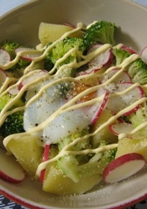 温泉卵と温野菜のサラダ-レシピのメイン写真