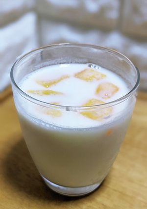 マンゴーカルピス牛乳♪-レシピのメイン写真