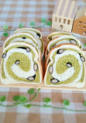 抹茶の渦巻き食パン-レシピのメイン写真