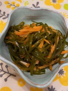 麺つゆで、切り昆布と人参の煮物-レシピのメイン写真