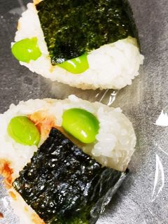 鮭と枝豆のおにぎり-レシピのメイン写真